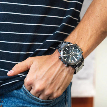 Ρολόι Solar Smart Casio Edifice Sospensione ECB-2000DC-1AEF με ανθρακί ατσάλινο μπρασελέ και μαύρο καντράν διαμέτρου 47,8mm σε στρογγυλό σχημα.